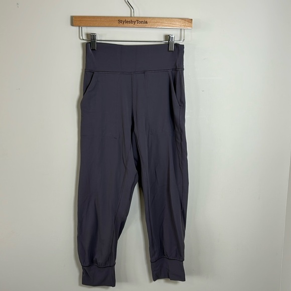 LULULEMON Align Jogger Crop 23 inch Titanium Grey Yoga Stretch Pockets Sz 4 - Picture 2 of 15